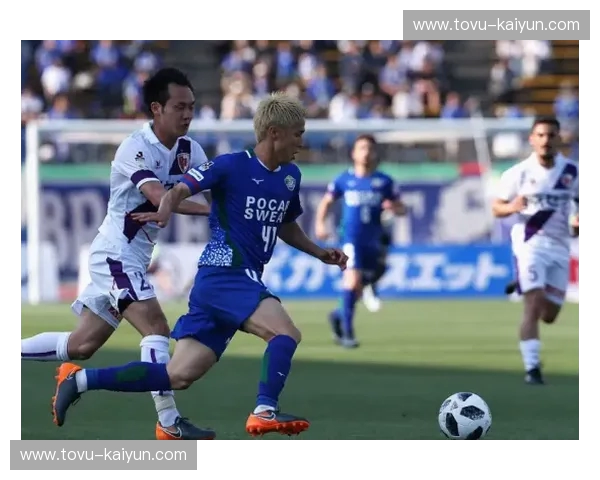 橙色信仰与北国雄心的交锋：大宫松鼠与札幌冈萨多的绿茵史诗